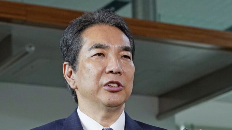 Le ministre de la ferme du Japon démissionne pour des commentaires de riz doués controversés