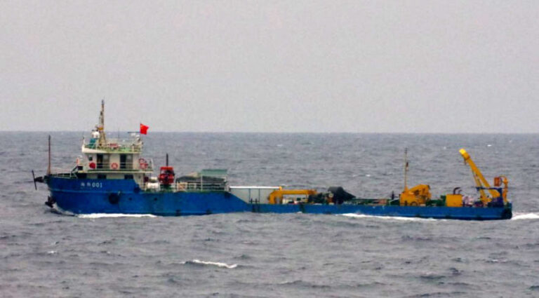 Les navires chinois ont peut-être mené un enquête maritime près de Senkakus