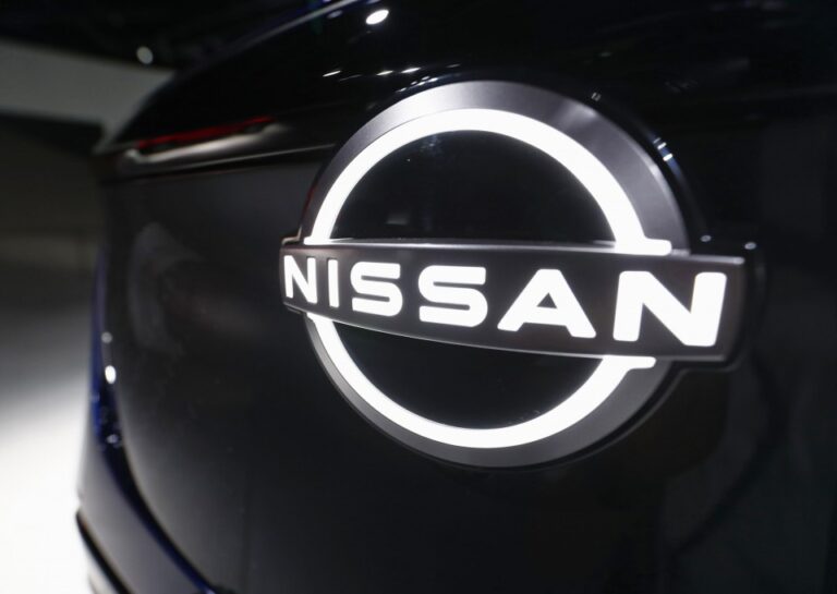 Nissan Mulls Clôture 2 Kanagawa Pref. plantes en restructuration poussoir