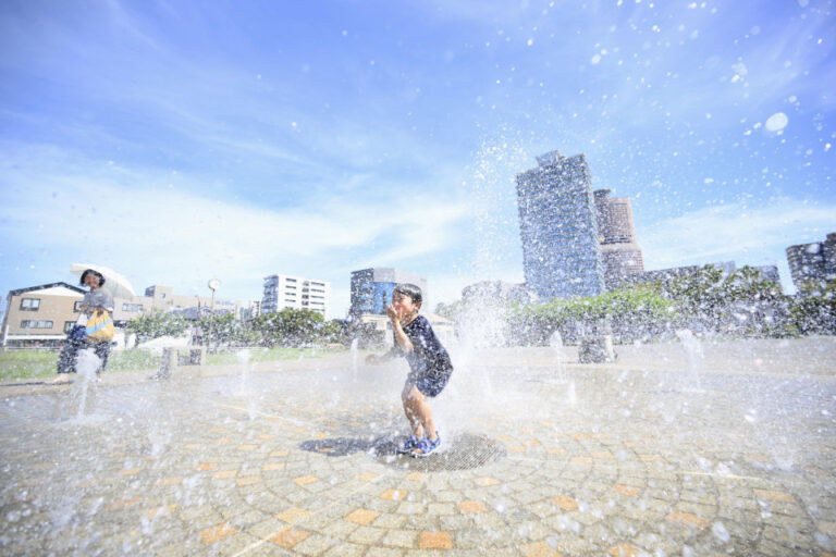 Tokyo pour renoncer aux frais d'eau de base pour aider à battre une chaleur estivale extrême