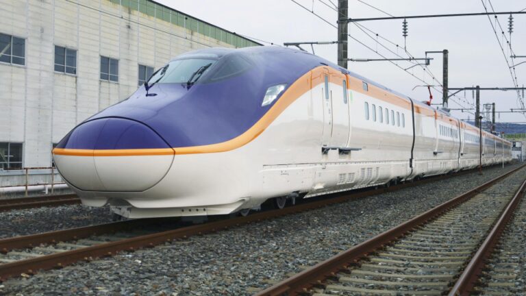 3 autres trains à grande vitesse signalent les problèmes après l'arrêt du service dans l'est du Japon