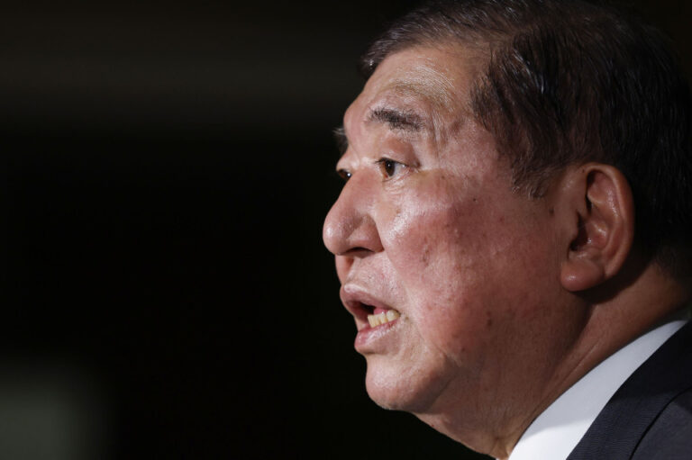 Le Japon PM peut demander des élections instantanées si sans confiance