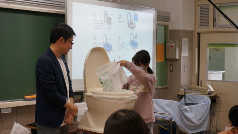 Le Japon ne fait pas assez pour éviter la « panique des toilettes » dans les catastrophes
