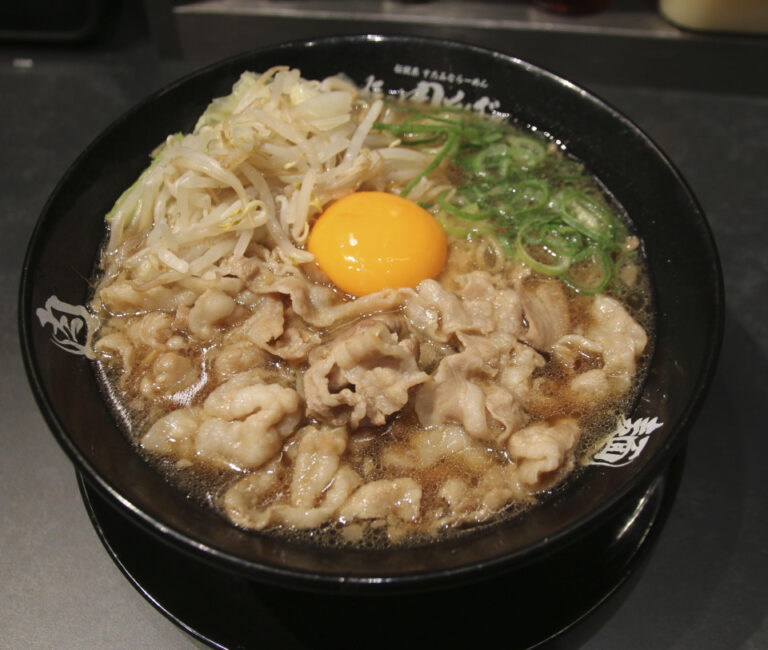 Restaurants japonais, entreprises alimentaires passant aux nouilles du riz