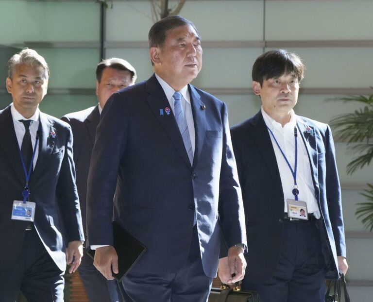 Le PM du Japon Ishiba fait face à un test crucial alors que le parti se réunit sur la perte électorale