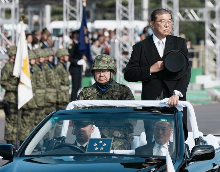 Les forces d'autodéfense du Japon mettent fin à la cérémonie annuelle au milieu des tâches de montage
