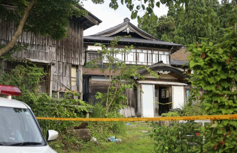 Les personnes âgées Akita Pref. L'homme aurait été tué par son fils, et non à porter comme pensé