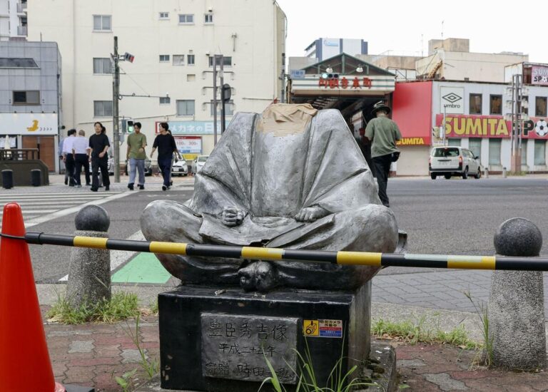 Statue du seigneur de guerre du XVIe siècle décapité dans le centre du Japon