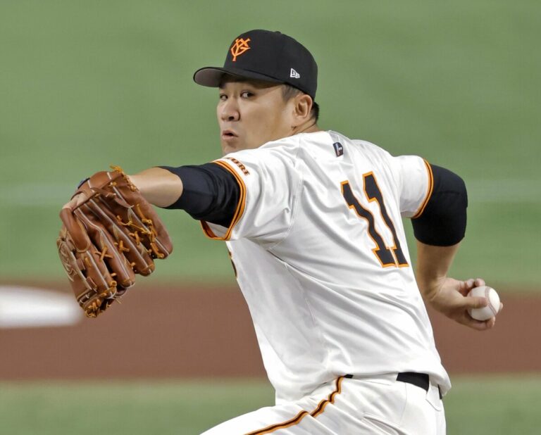 Ex-Yankees Ace Tanaka remporte la 200e victoire Spanning Japan, MLB