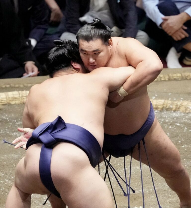 Hoshoryu s'améliore à 7-0, Onosato reste 1 victoire à l'automne Meet