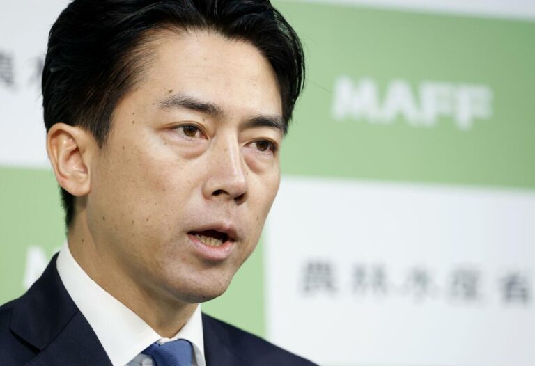 Japan PM Hopeful Koizumi désolé pour les demandes de commentaires en ligne positifs