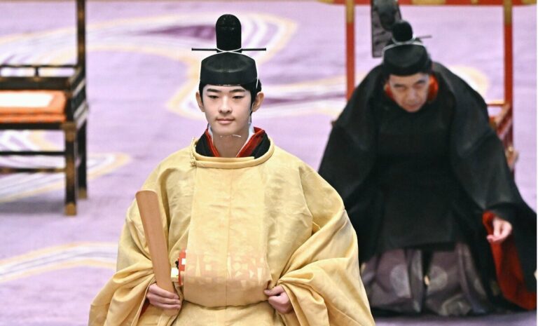 Japon Prince Hisahito, 2e en ligne sur le trône, subit des rites à l'âge adulte