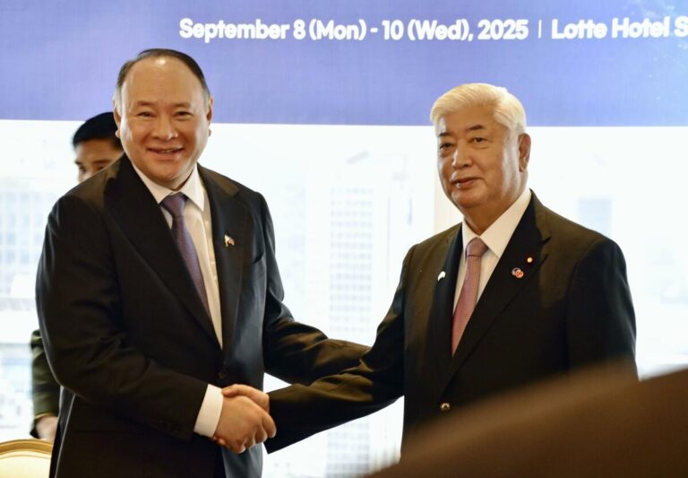 Japon, les Philippines conviennent d'améliorer la coopération de la défense avec l'œil sur la Chine