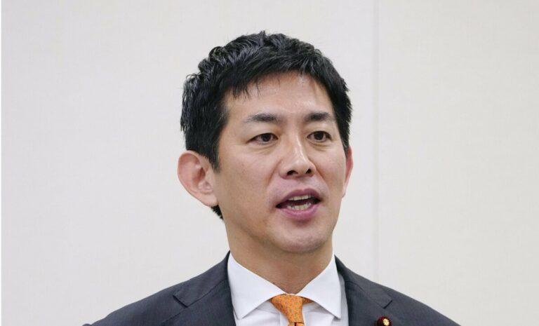 L'ancien ministre Kobayashi dit de se présenter dans la course au leadership du parti au pouvoir au Japon