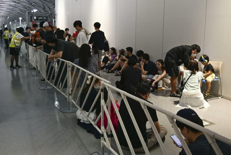 L'avion United Airlines fait un atterrissage d'urgence à l'aéroport de l'ouest du Japon
