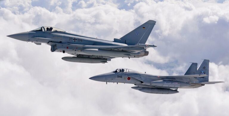 La coalition au pouvoir au Japon propose d'autoriser les exportations d'armes meurtrières