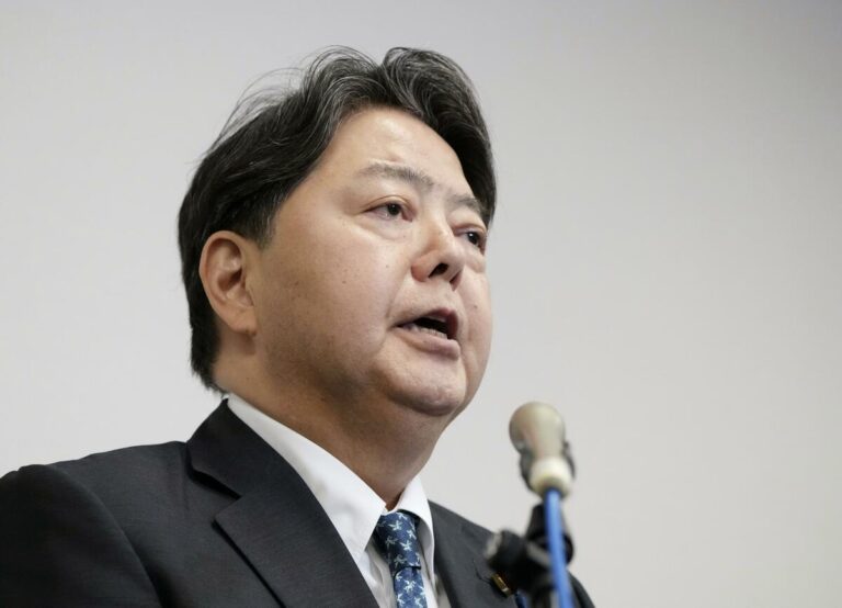 Le porte-parole du gouvernement du Japon, Hayashi, se présente aux élections au pouvoir LDP au pouvoir