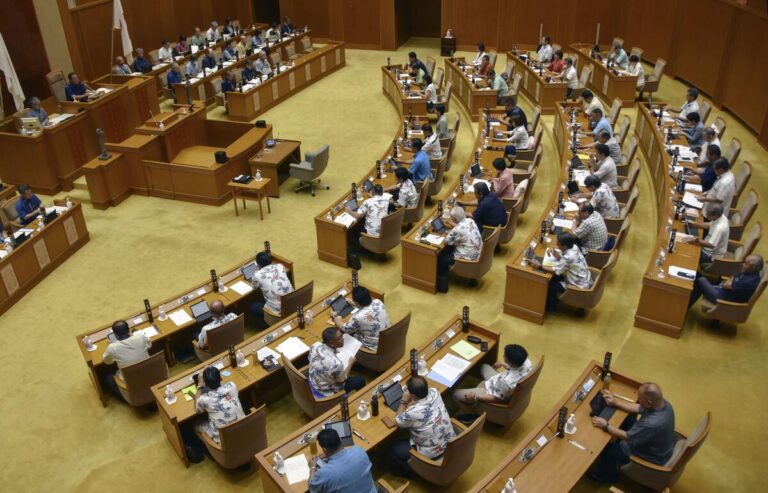 Le spot touristique populaire du Japon Okinawa pour prélever une taxe sur l'hébergement