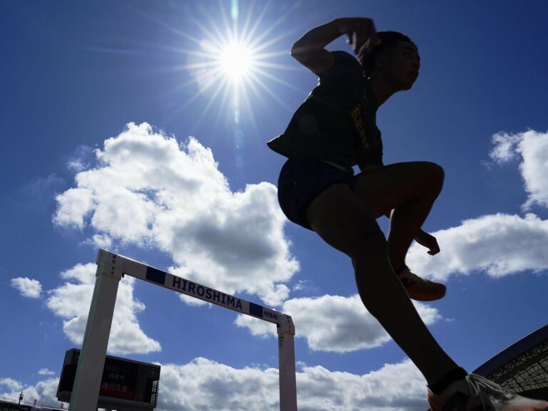 Les courses sur la route du championnat du monde de Tokyo pour commencer plus tôt au milieu de la chaleur