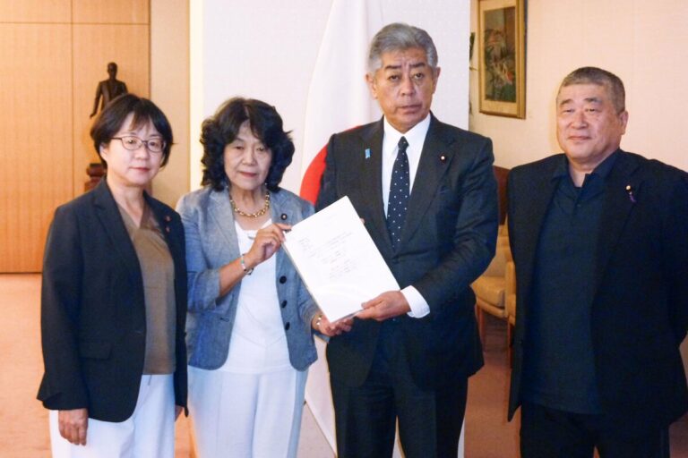 Les législateurs du Japon appellent le gouvernement à reconnaître l'État palestinien