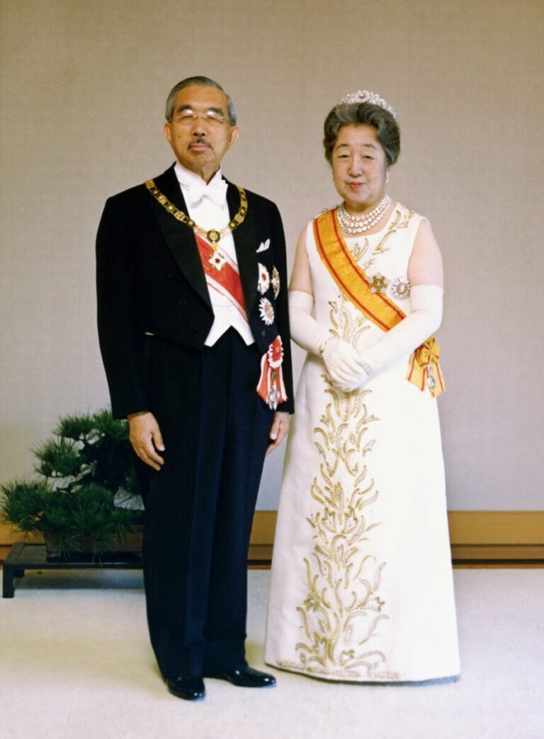 L'agence impériale du Japon publie une biographie détaillée de l'épouse de l'empereur Showa