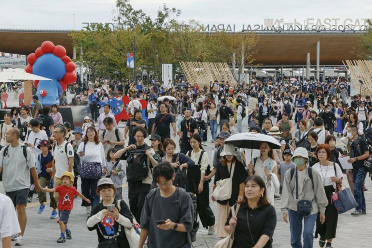 L'exposition d'Osaka entre dans le week-end dernier, le lieu étant rempli à pleine capacité à l'approche du jour de clôture