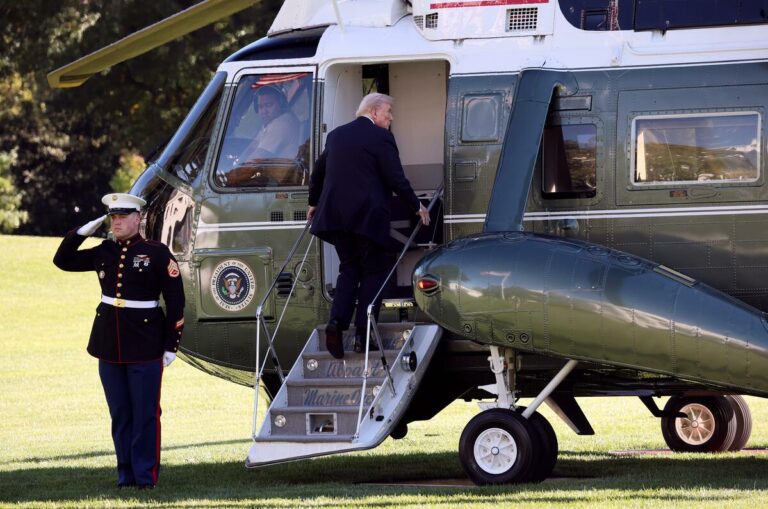 Le Premier ministre japonais Takaichi s'apprête à accompagner Trump à bord du Marine One du président américain