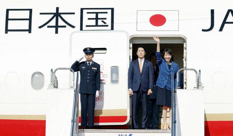 Le Premier ministre japonais Takaichi se rend au sommet de l'APEC et aux négociations bilatérales en Corée du Sud