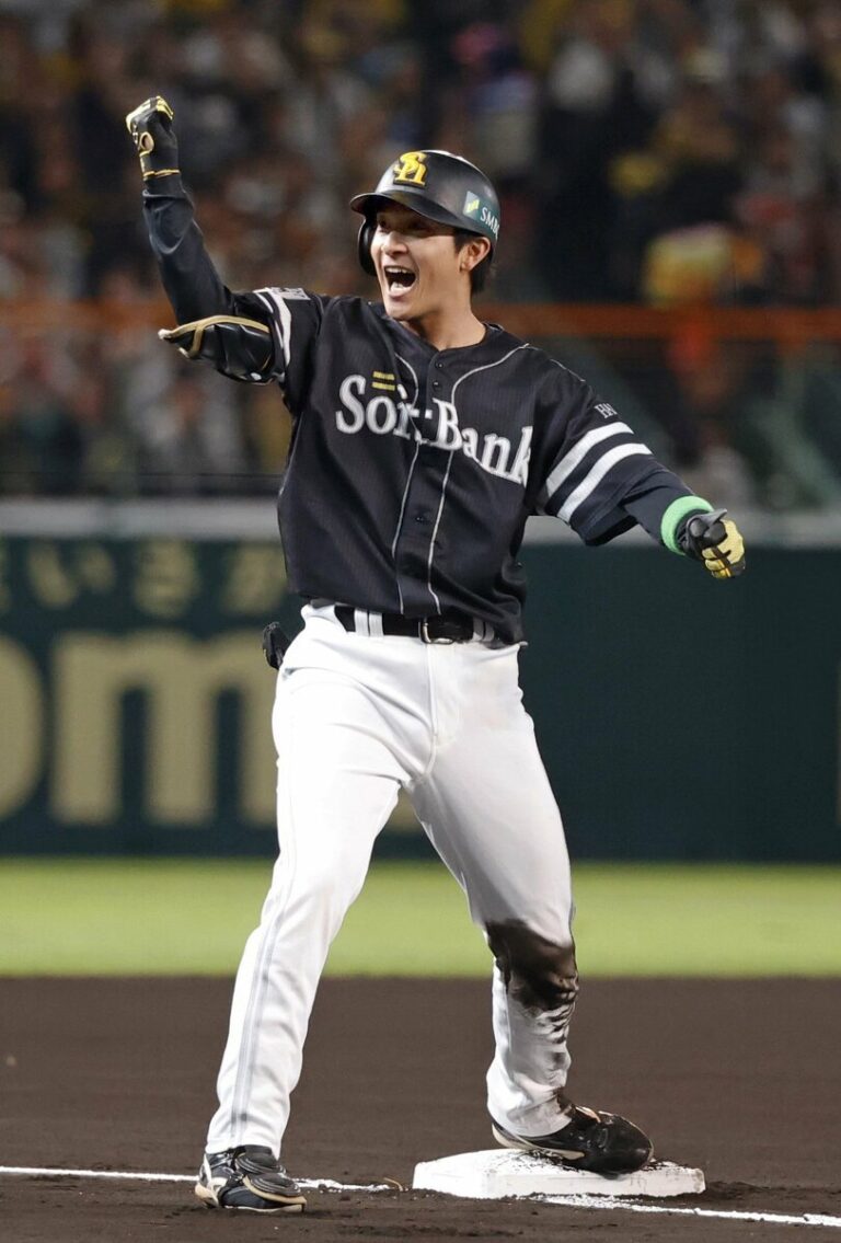 Le triple RBI de Yanagimachi donne la victoire aux Hawks dans le troisième match contre les Tigers