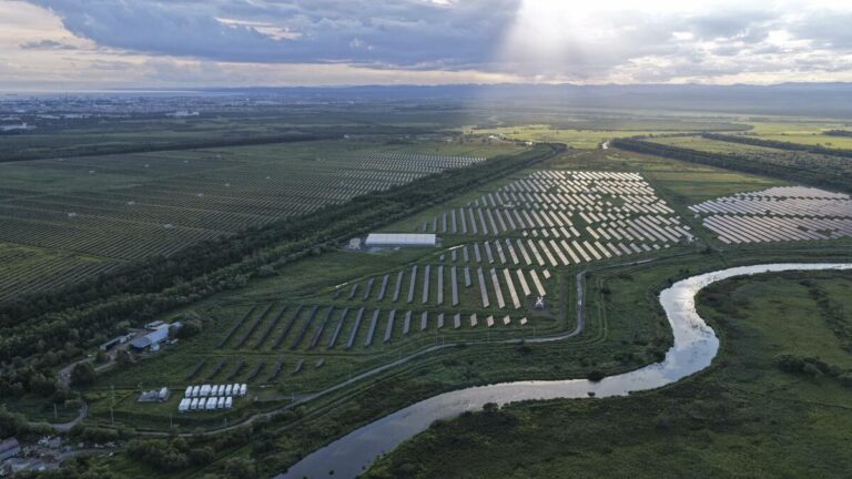 Les autorités locales intensifient une réglementation des méga projets solaires au Japon