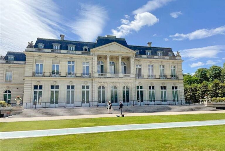 Les enseignants japonais travaillent le plus longtemps parmi les pays étudiés par l’OCDE