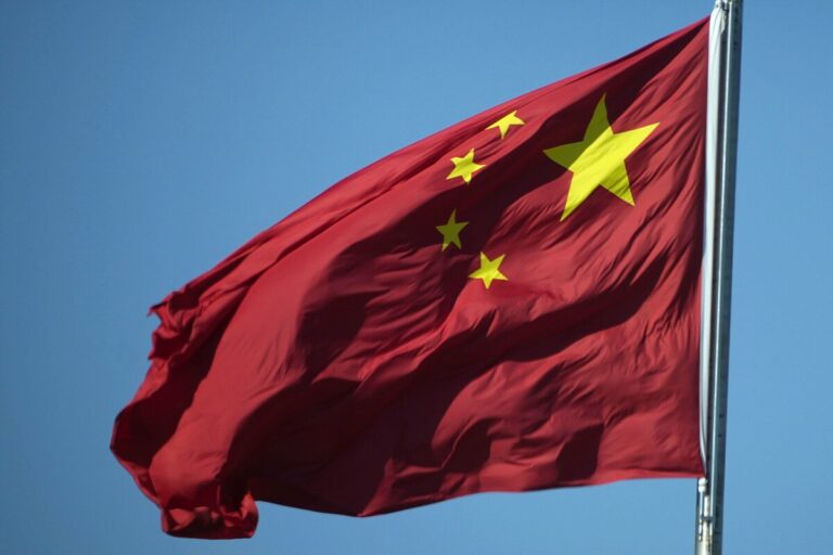 Les hauts diplomates chinois et japonais recherchent des relations mutuellement bénéfiques lors d'entretiens téléphoniques