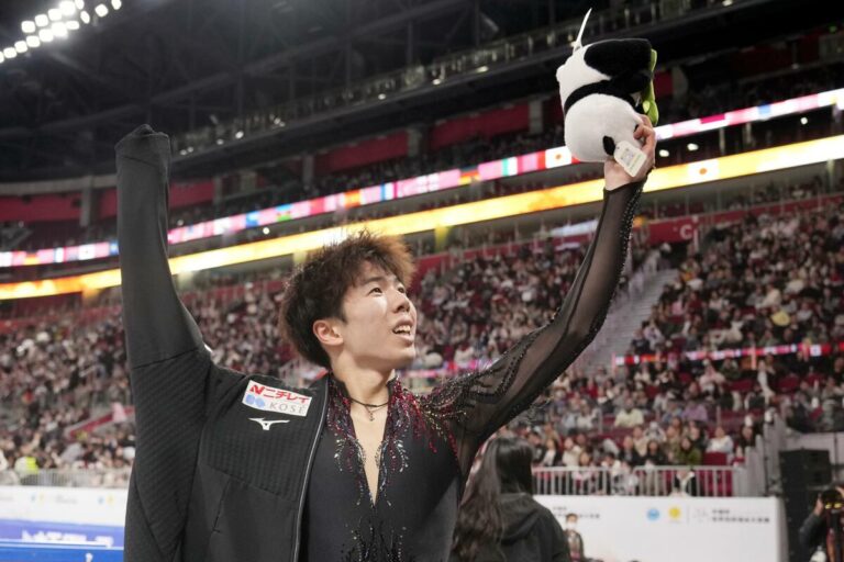 Sato remporte confortablement la Coupe de Chine pour son 2e titre en Grand Prix