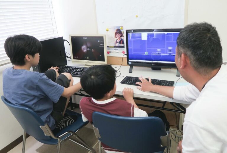Cas record d'absentéisme et de harcèlement dans les écoles japonaises au cours de l'exercice 2024