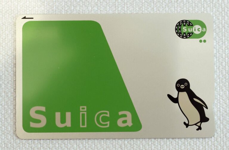 JR East retirera sa mascotte bien-aimée de pingouin de carte à puce Suica au printemps 2027