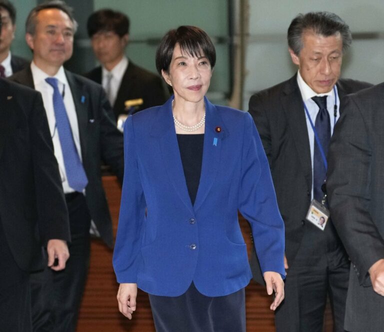 Avec une grande popularité, le Premier ministre japonais Takaichi réfléchira au calendrier des élections anticipées