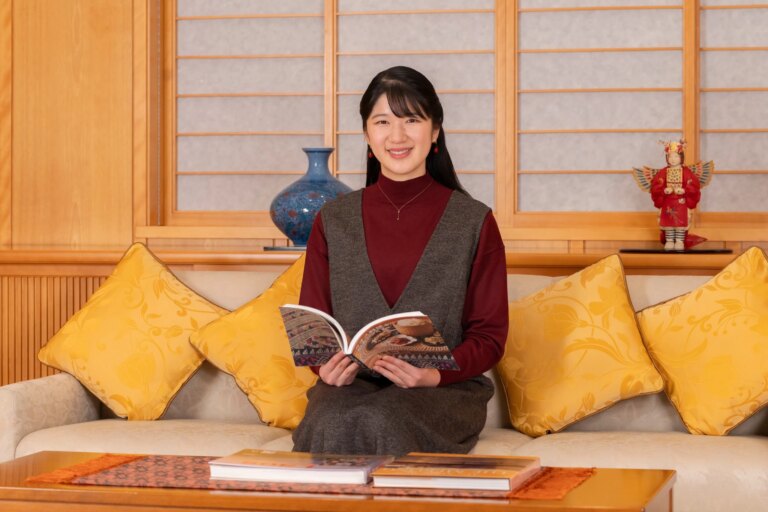 La popularité de la princesse Aiko suscite des appels à modifier la loi japonaise sur les successions réservées aux hommes.