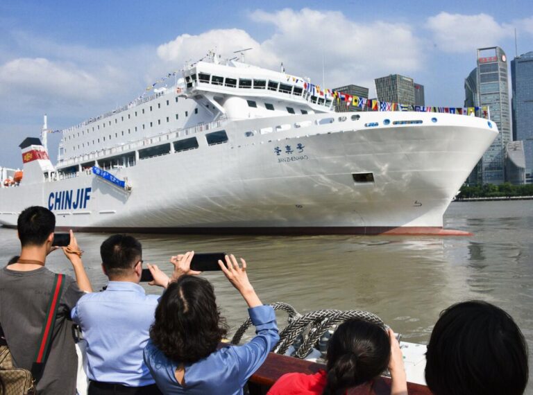 Le ferry reliant Shanghai à l'ouest du Japon suspendu en raison du conflit sino-japonais