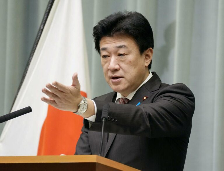 Le gouvernement japonais affirme sa politique non nucléaire et reste muet sur les remarques nucléaires d'un responsable