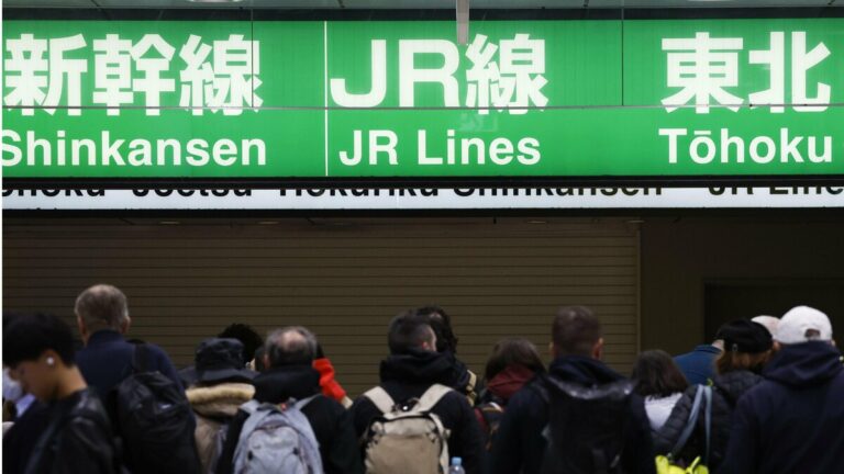 Swan on track interrompt les services de shinkansen dans le nord-est du Japon