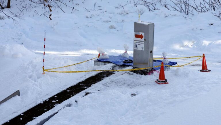 Un garçon de 5 ans décède après avoir été coincé dans un tapis roulant dans la station de ski d'Hokkaido