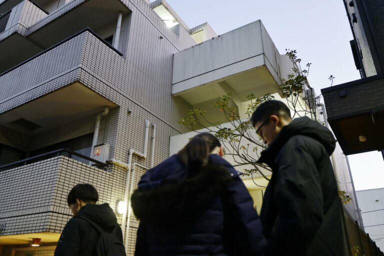 Une femme poignardée dans un immeuble à Tokyo, le suspect s'enfuit