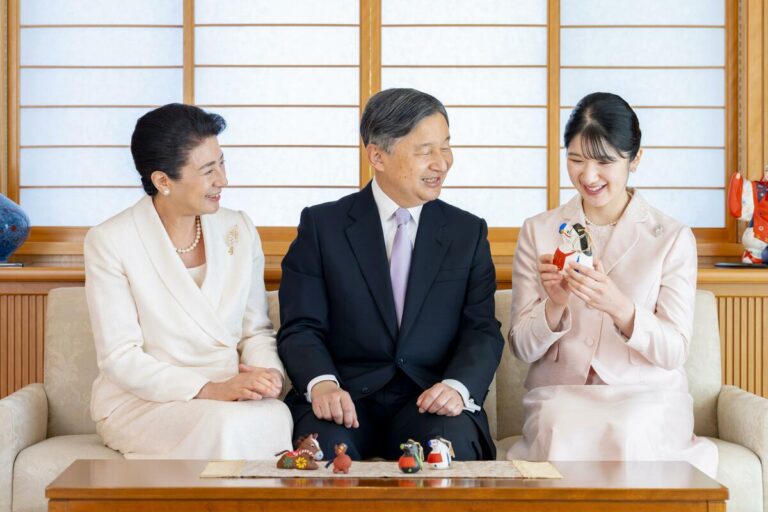 L'empereur du Japon souhaite une année pleine d'espoir dans son discours du Nouvel An