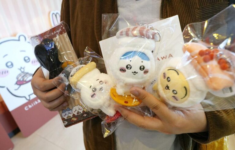 La collaboration d'une chaîne de sushi japonaise avec le manga « Chiikawa » suscite la frénésie à Hong Kong