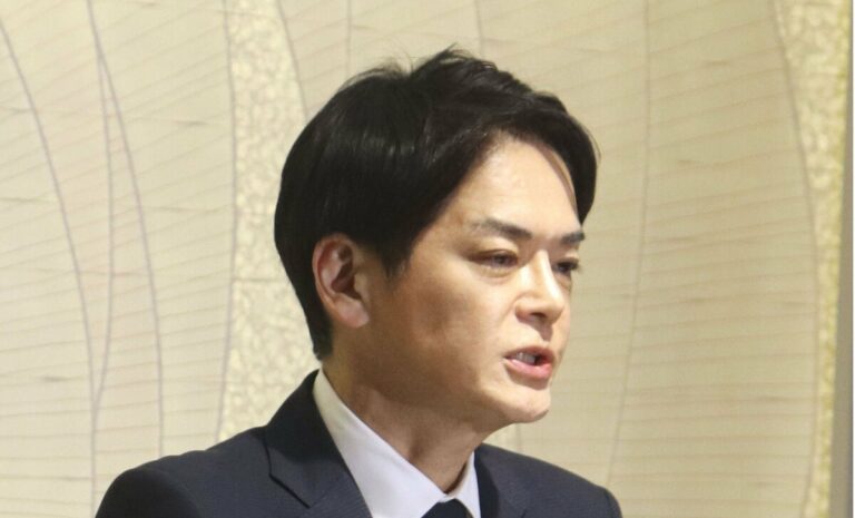 Le maire de Yokohama reconnaît avoir décrié ses subordonnés en les qualifiant de « racailles humaines », d'autres noms