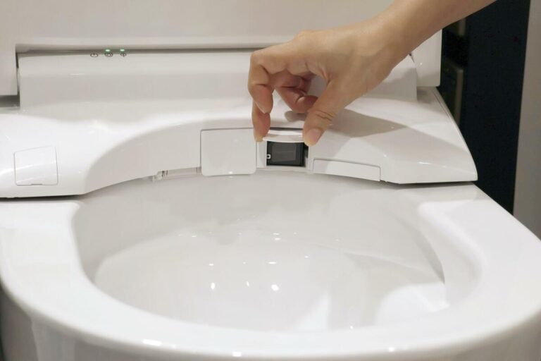 Les dernières toilettes japonaises de haute technologie peuvent vérifier la santé via l'analyse des selles