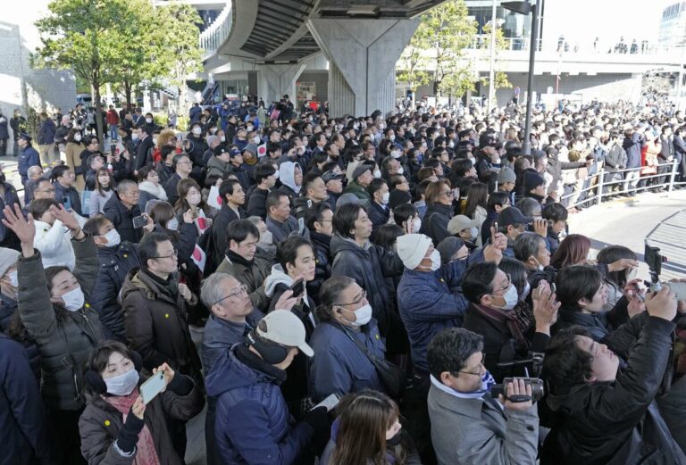 Les électeurs expriment leur adulation et leur colère contre Takaichi alors que les élections au Japon commencent officiellement