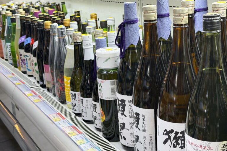 Les exportations de saké et de produits alimentaires japonais vers la Chine retardées en raison d'une dispute