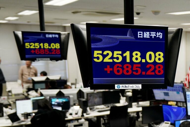 Les principaux indices boursiers japonais clôturent à des niveaux record alors que le choc au Venezuela s'atténue