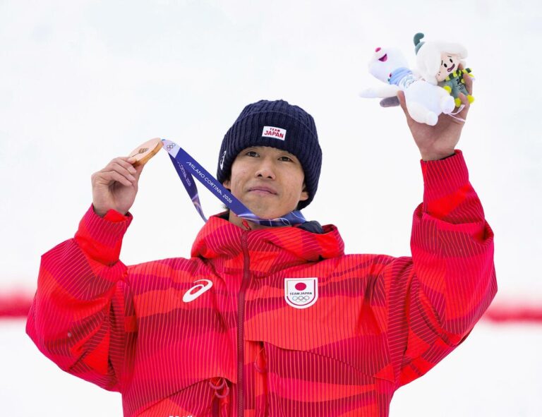 Horishima remporte une deuxième médaille de bronze consécutive en bosses alors que Woods l'emporte